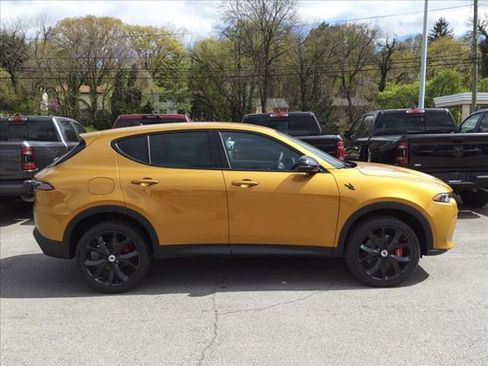 Used 2023 Dodge Hornet GT w/ Track Pack image 3