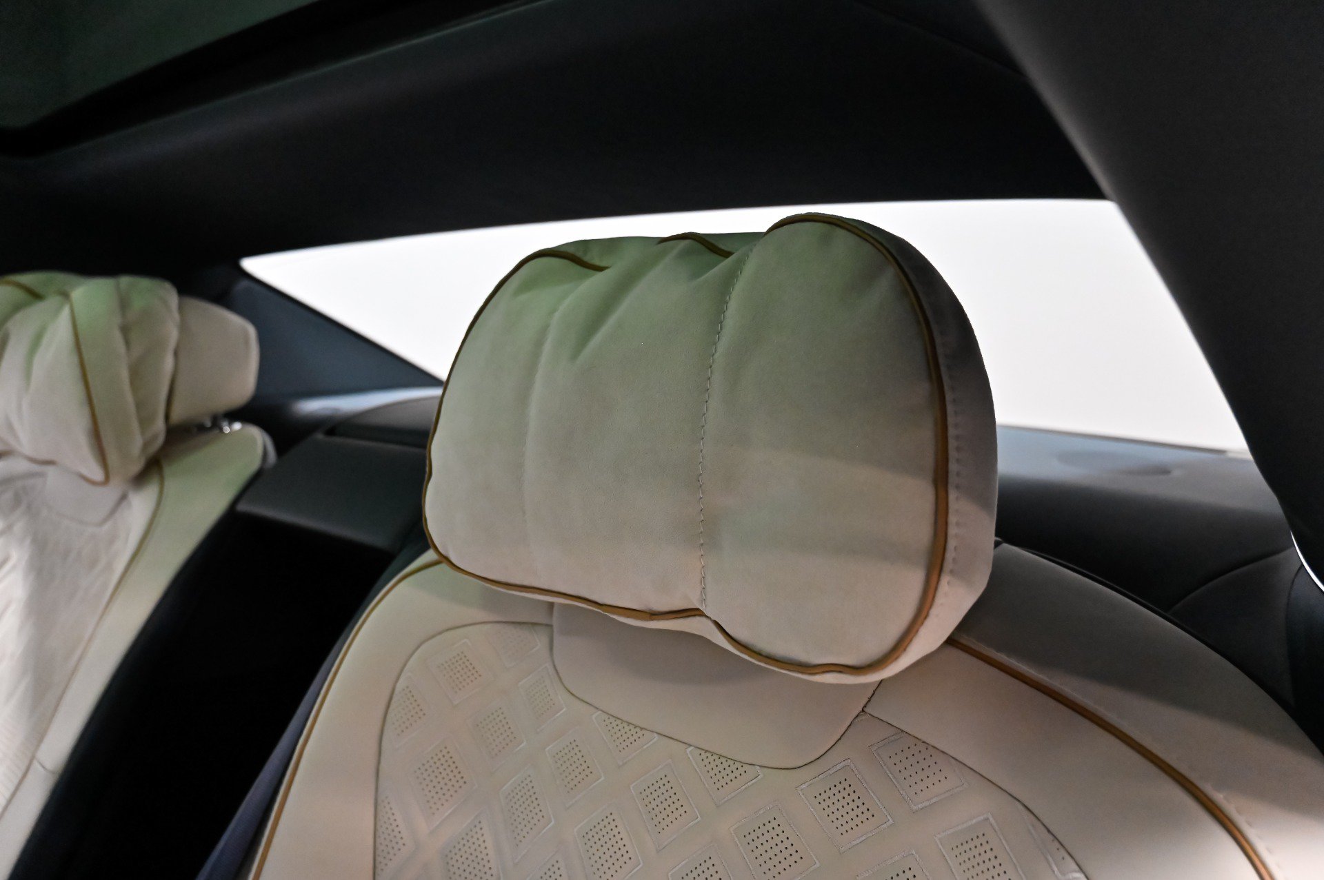 Used 2022 Bentley Flying Spur V8 AWD/4WD image 36