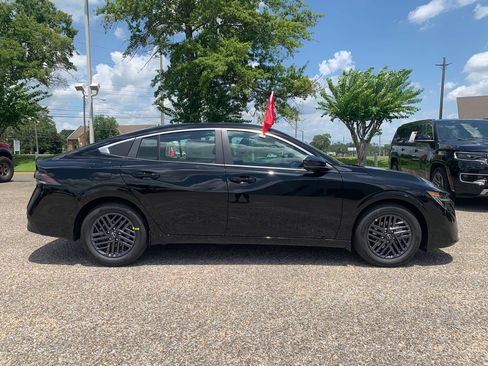 New 2026 Nissan Sentra SV w/ SV Convenience Package FWD image 2