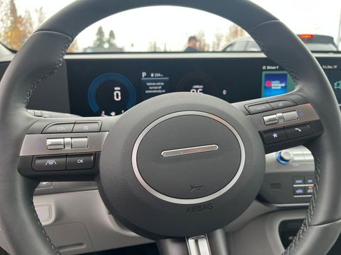 Used 2025 Hyundai Kona SEL image 28