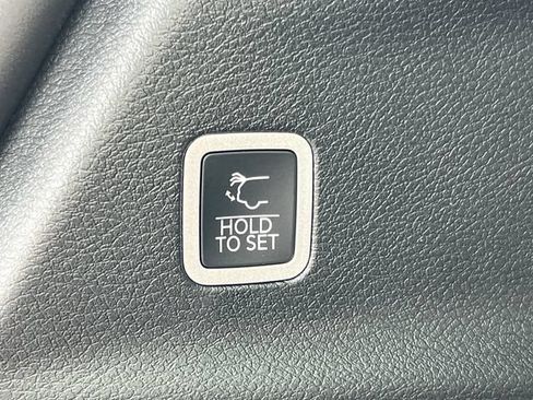 New 2027 Chrysler Pacifica Select AWD/4WD image 38