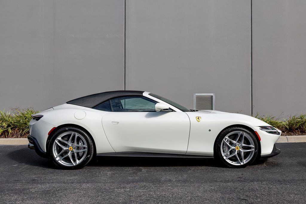 Used 2024 Ferrari Roma Spider RWD image 7