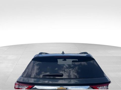 Used 2021 Chevrolet Traverse LT FWD image 4
