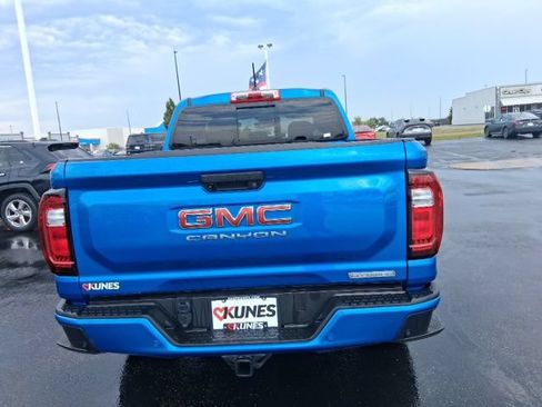 Used 2024 GMC Canyon Elevation w/ Elevation Premium Package AWD/4WD image 8