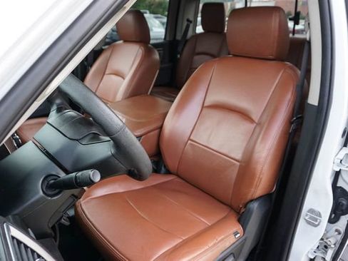 Used 2019 RAM 1500 Classic SLT AWD/4WD image 17