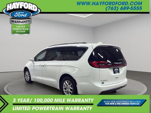 Used 2022 Chrysler Pacifica Touring-L FWD image 5