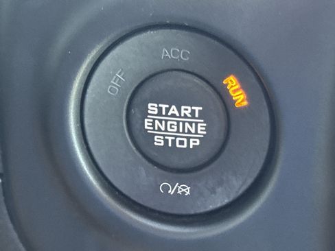 Used 2022 Jeep Wrangler Unlimited Rubicon w/ Cold Weather Group AWD/4WD image 18