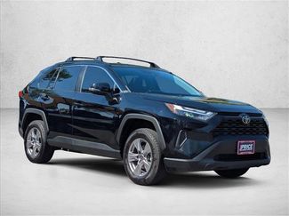 Used 2022 Toyota RAV4 XLE w/ Convenience Package AWD/4WD video 3