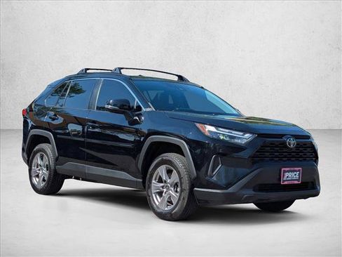 Used 2022 Toyota RAV4 XLE w/ Convenience Package AWD/4WD image 3