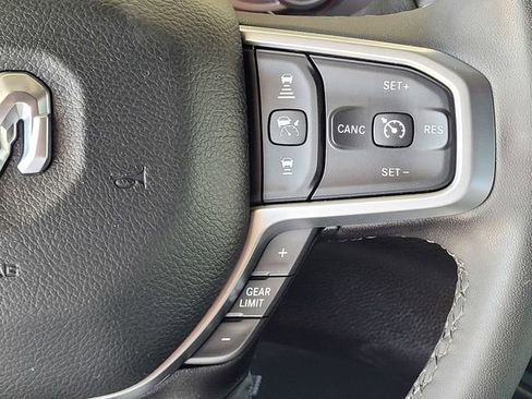 Used 2025 RAM 2500 Big Horn AWD/4WD image 25