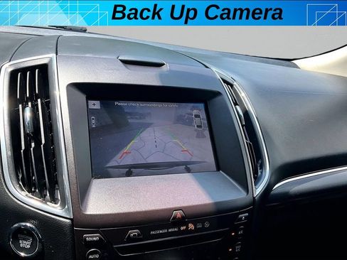 Used 2019 Ford Edge Titanium w/ Equipment Group 301A AWD/4WD image 14