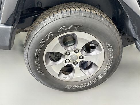 Used 2016 Jeep Wrangler Unlimited Sahara w/ Dual Top Group image 31