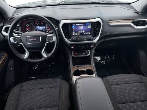 Used 2023 GMC Acadia SLE w/ Driver Convenience Package image 9