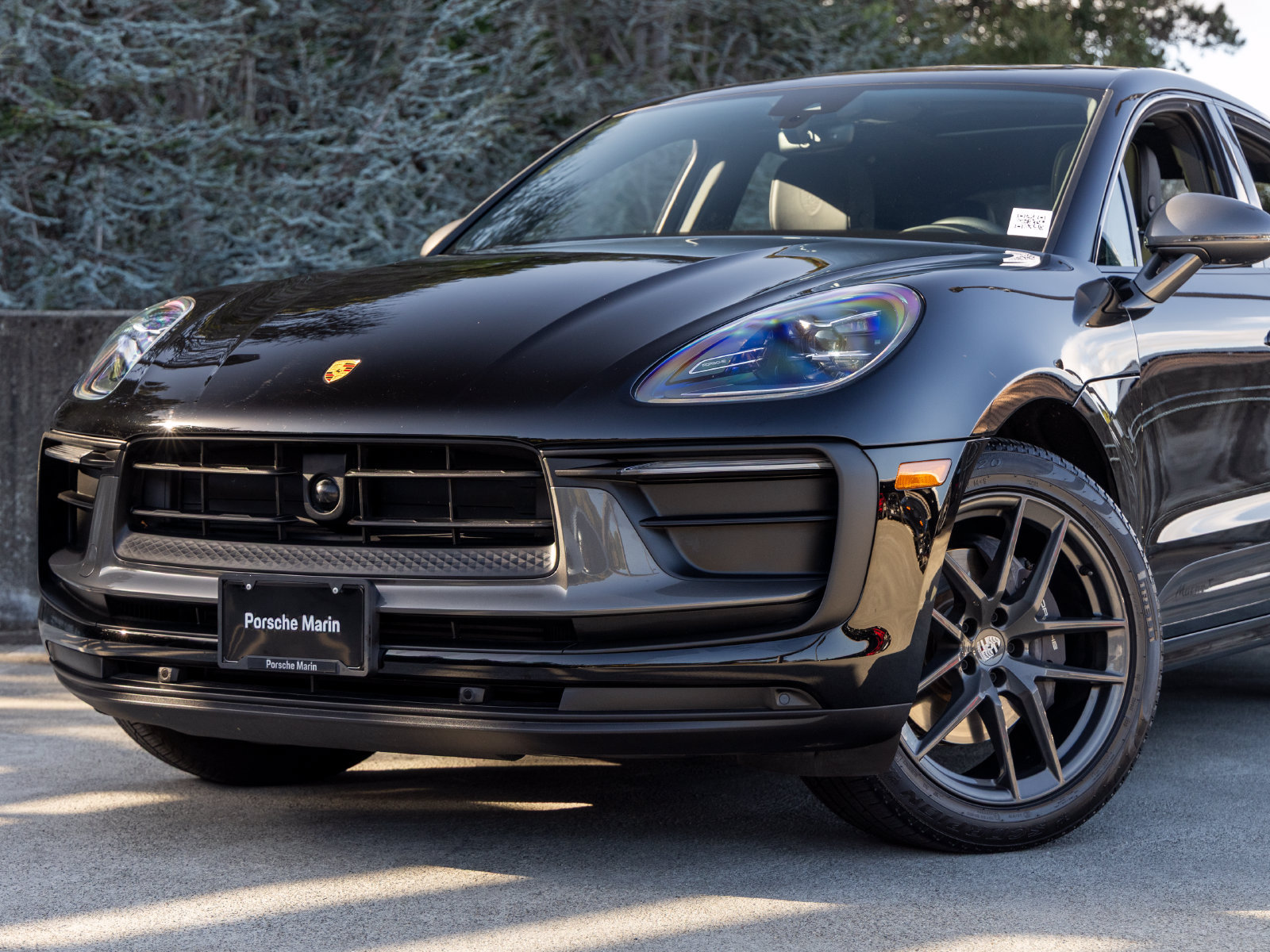 Certified 2025 Porsche Macan Turbo AWD/4WD image 7