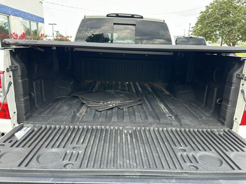 Used 2021 Nissan Titan S w/ S Utility Package RWD image 14