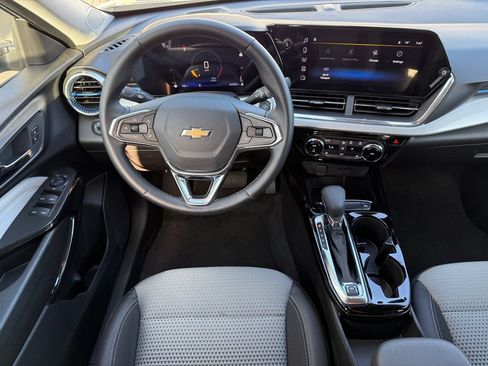 Used 2026 Chevrolet Trax LT w/ Driver Confidence Package FWD image 21
