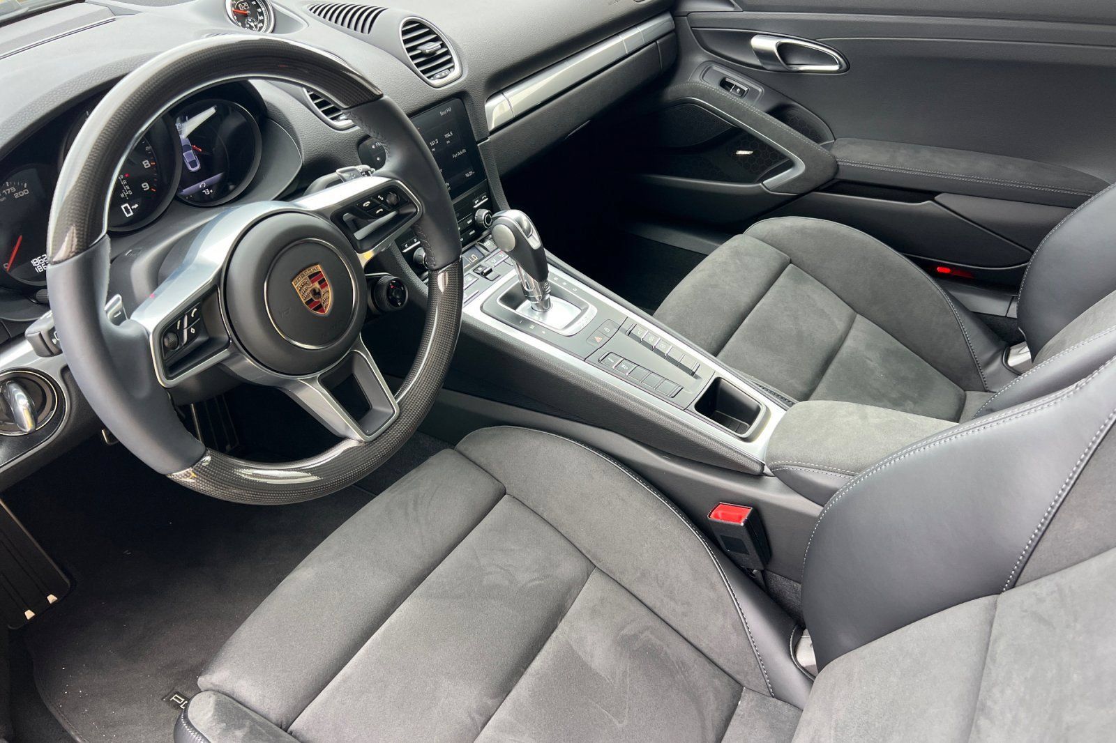Used 2025 Porsche 718 Cayman GTS RWD image 10