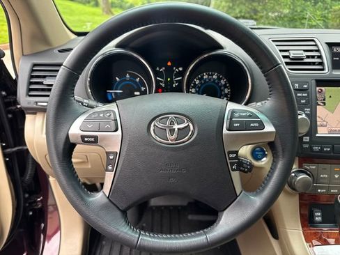 Used 2011 Toyota Highlander Limited AWD/4WD image 15
