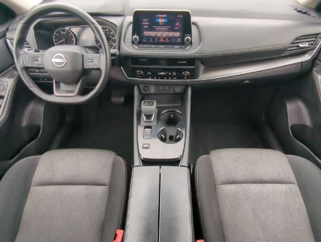 Used 2025 Nissan Rogue SV FWD image 15