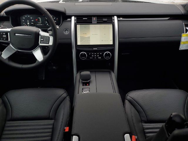 Certified 2026 Land Rover Discovery S AWD/4WD image 16