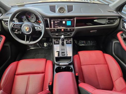 Used 2025 Porsche Macan image 13