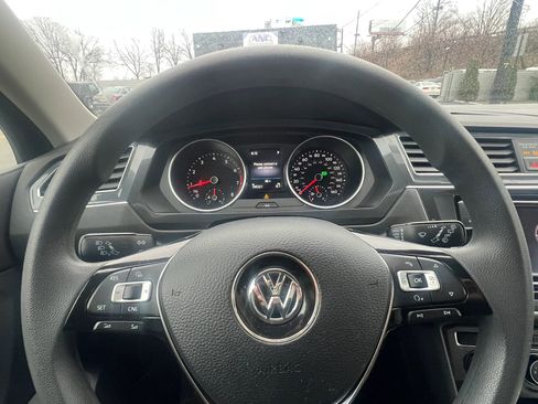 Used 2018 Volkswagen Tiguan S image 13