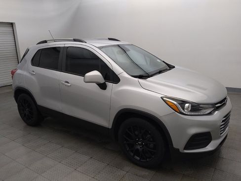 Used 2021 Chevrolet Trax LT w/ Sport Edition FWD image 11