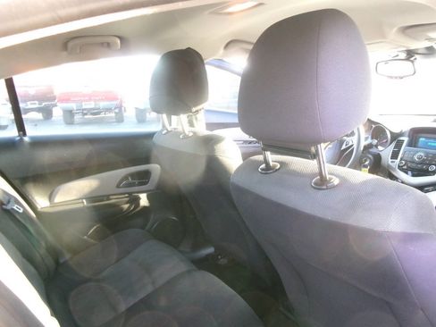 Used 2014 Chevrolet Cruze LS image 18