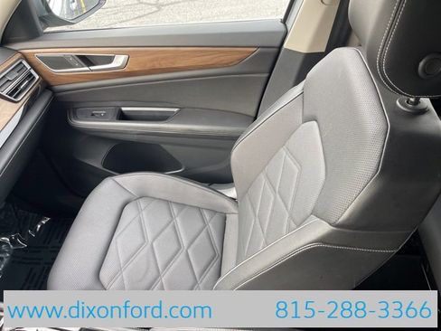 Used 2024 Volkswagen Atlas SE image 19