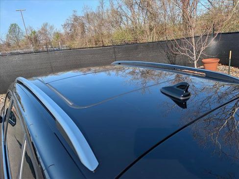 Used 2023 Volkswagen Taos SE w/ Panoramic Sunroof Package image 23