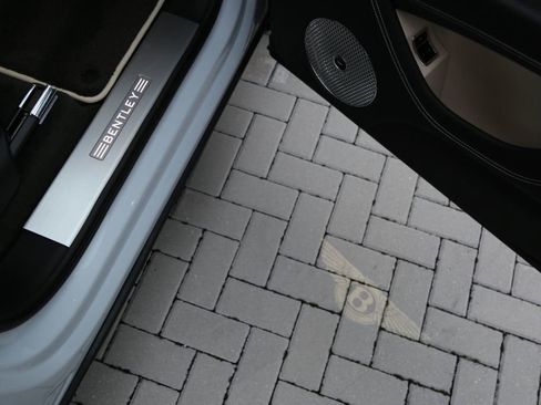 Used 2021 Bentley Bentayga image 69