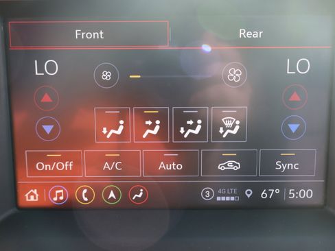 Used 2022 GMC Acadia AT4 w/ Technology Package AWD/4WD image 21