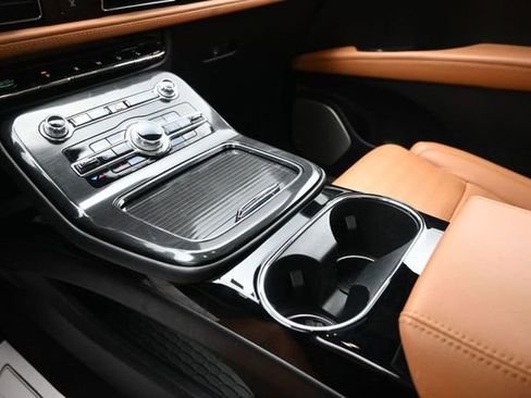 Certified 2022 Lincoln Nautilus Black Label AWD/4WD image 15