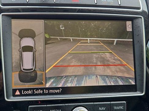 Used 2016 Volkswagen Touareg Executive AWD/4WD image 14