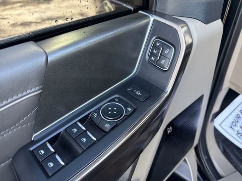 Used 2025 Ford F350 Platinum w/ Platinum Plus Package image 35