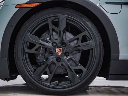 New 2025 Porsche Taycan 4 Cross Turismo image 13