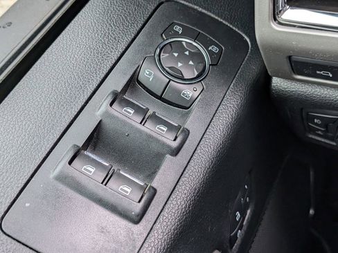 Used 2015 Ford F150 Lariat image 11