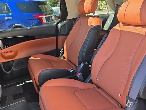 New 2025 Kia Carnival SX Prestige image 14