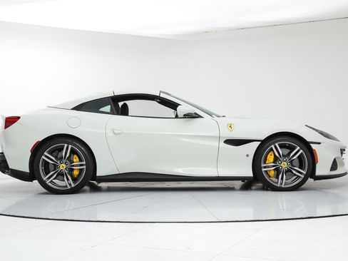 Certified 2023 Ferrari Portofino M image 6
