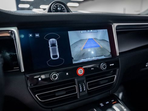 Used 2023 Porsche Macan T image 53