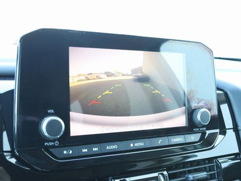 Used 2022 Nissan Pathfinder S image 31