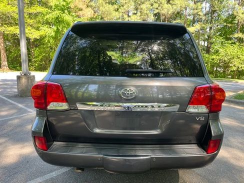 Used 2013 Toyota Land Cruiser AWD/4WD image 8