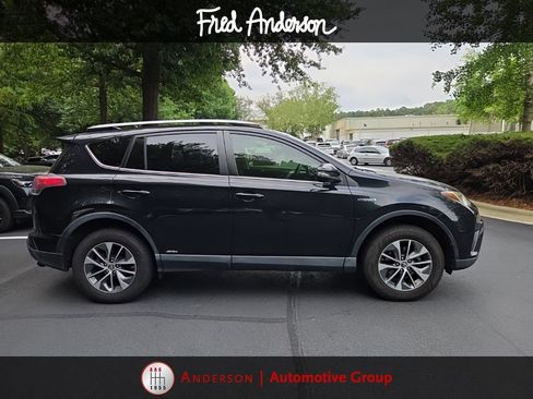 Used 2018 Toyota RAV4 XLE AWD/4WD image 12