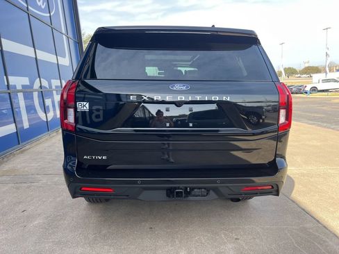 New 2026 Ford Expedition Active image 6