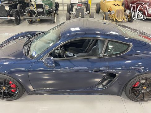 Used 2021 Porsche 718 Cayman GT4 image 35