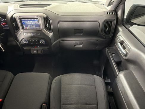 Used 2020 Chevrolet Silverado 1500 Custom w/ Custom Value Package AWD/4WD image 28