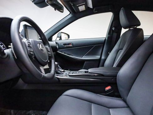 Used 2025 Lexus IS 300 F Sport image 18