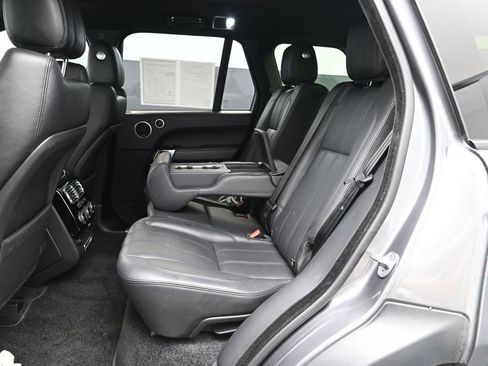 Used 2016 Land Rover Range Rover HSE image 16