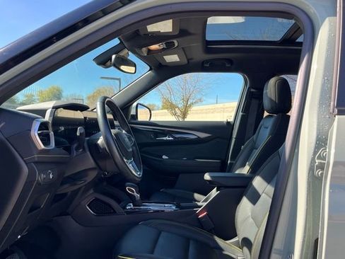 Used 2024 Chevrolet TrailBlazer ACTIV w/ Convenience Package image 9