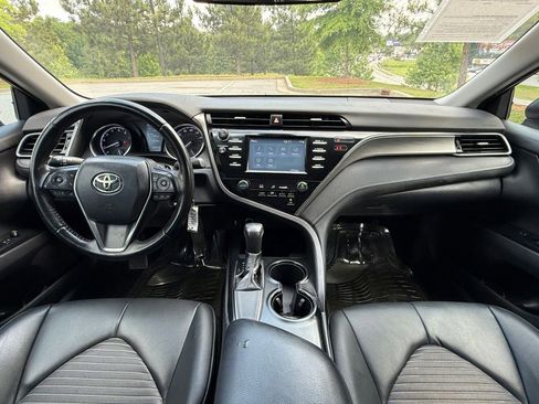 Used 2019 Toyota Camry SE FWD image 23
